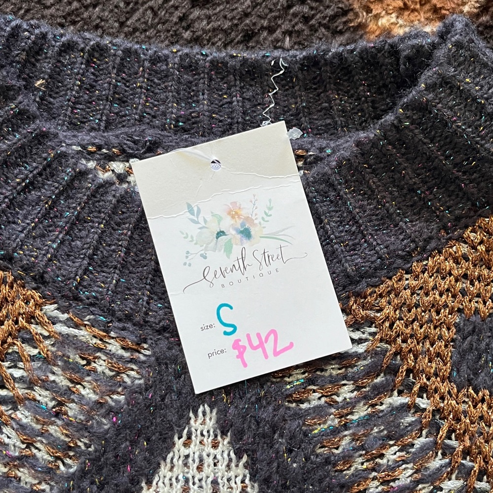 NWT boutique sweater size small - Picture 4 of 5